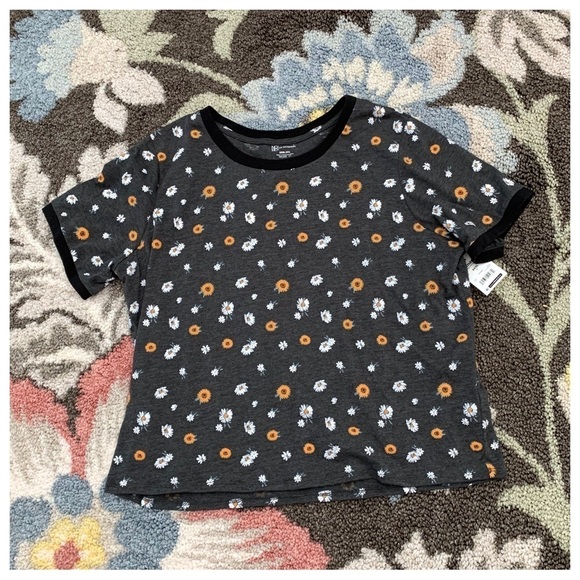 #101 No Boundaries Y2K Style Daisies Print Short Sleeve Ringer Top Shirt XXXL - Picture 2 of 4